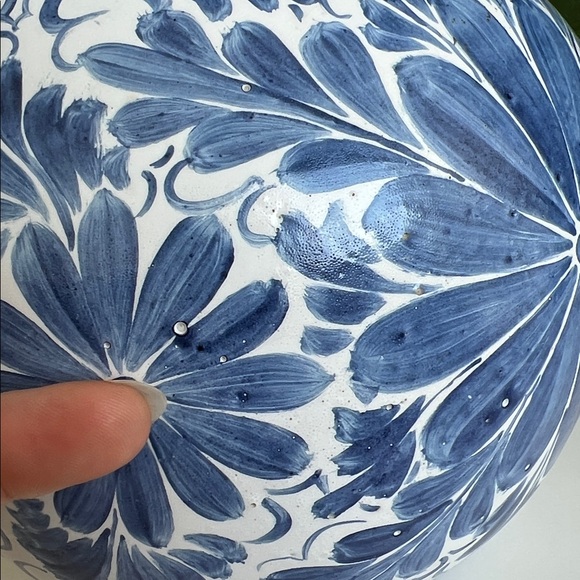 Vintage Painted Floral Ceramic Jar Vessel Blue & White Decor - Picture 15 of 17